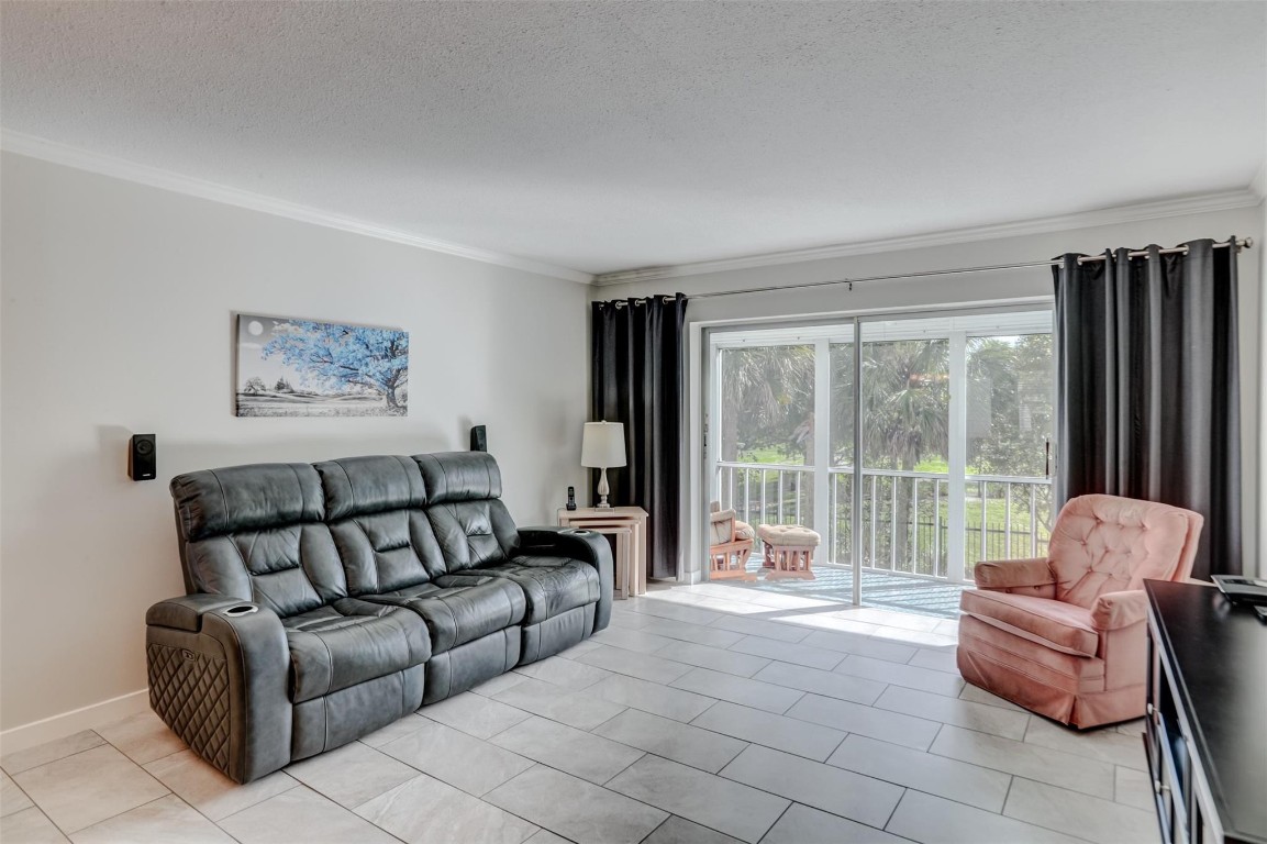 HILLCREST COOUNTRY CLUB - Residential