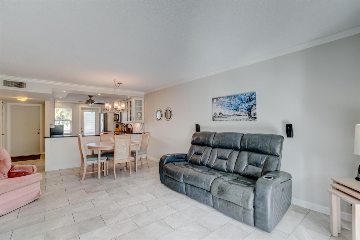 HILLCREST COOUNTRY CLUB - Residential