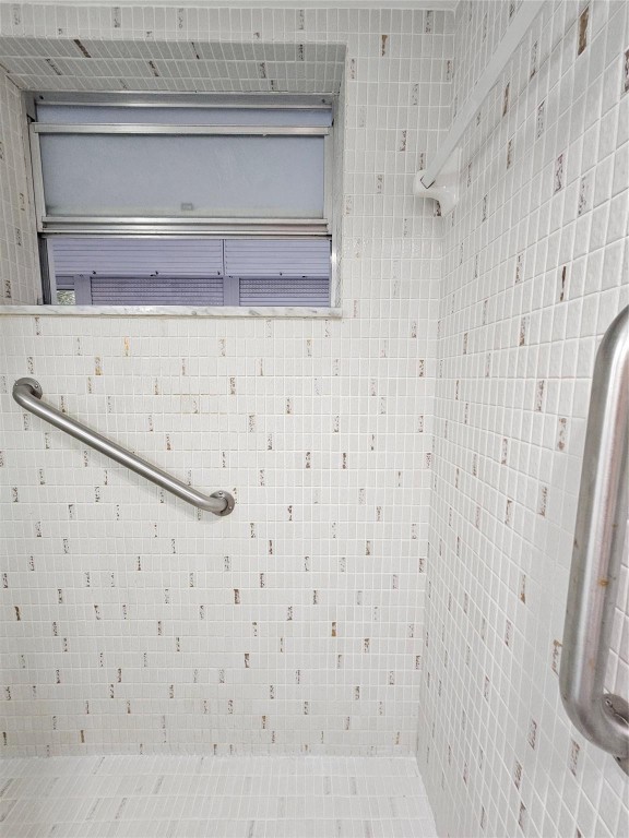 HILLCREST COOUNTRY CLUB - Residential