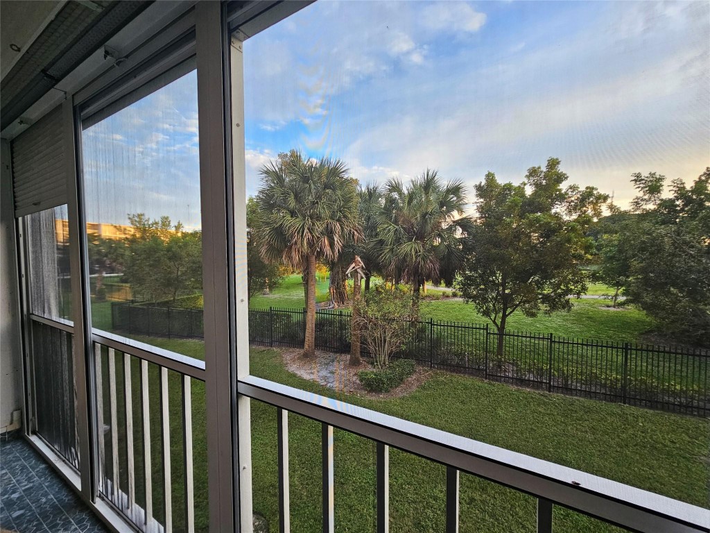 HILLCREST COOUNTRY CLUB - Residential
