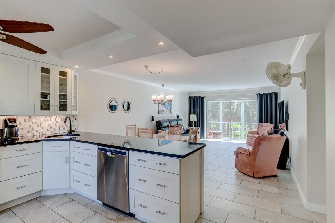 HILLCREST COOUNTRY CLUB - Residential