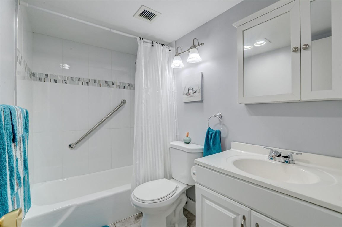 HILLCREST COOUNTRY CLUB - Residential