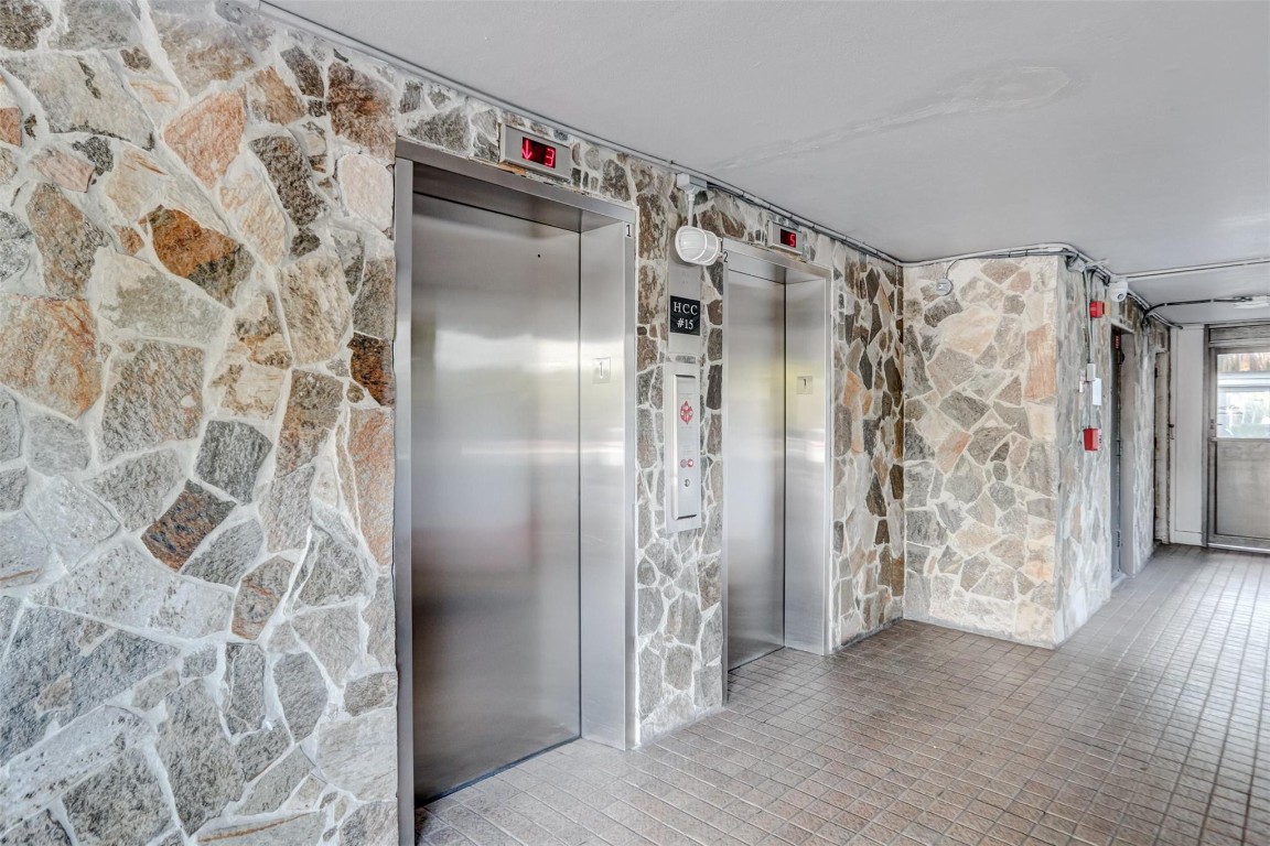 HILLCREST COOUNTRY CLUB - Residential