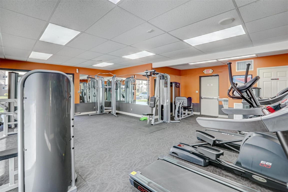 HILLCREST COOUNTRY CLUB - Residential