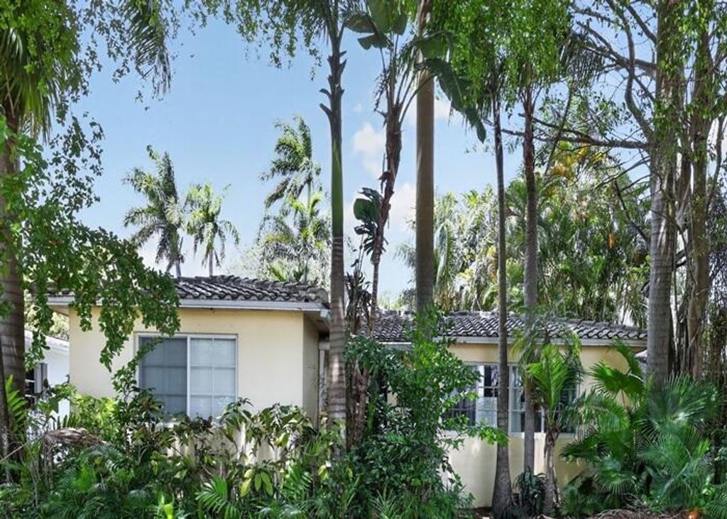 Photo of 1131 Adams Street, Hollywood, FL 33019 (MLS # B26021262)