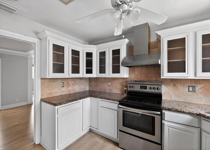 HOLLYWOOD LAKES SECTION - Residential