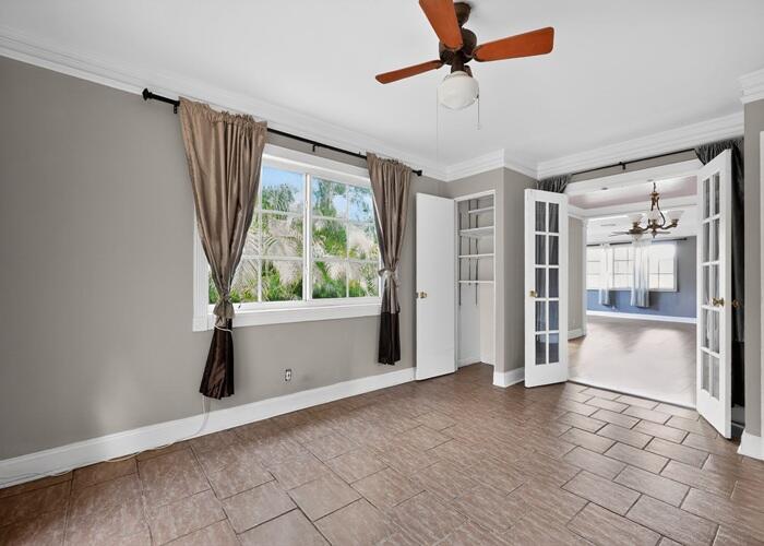 HOLLYWOOD LAKES SECTION - Residential
