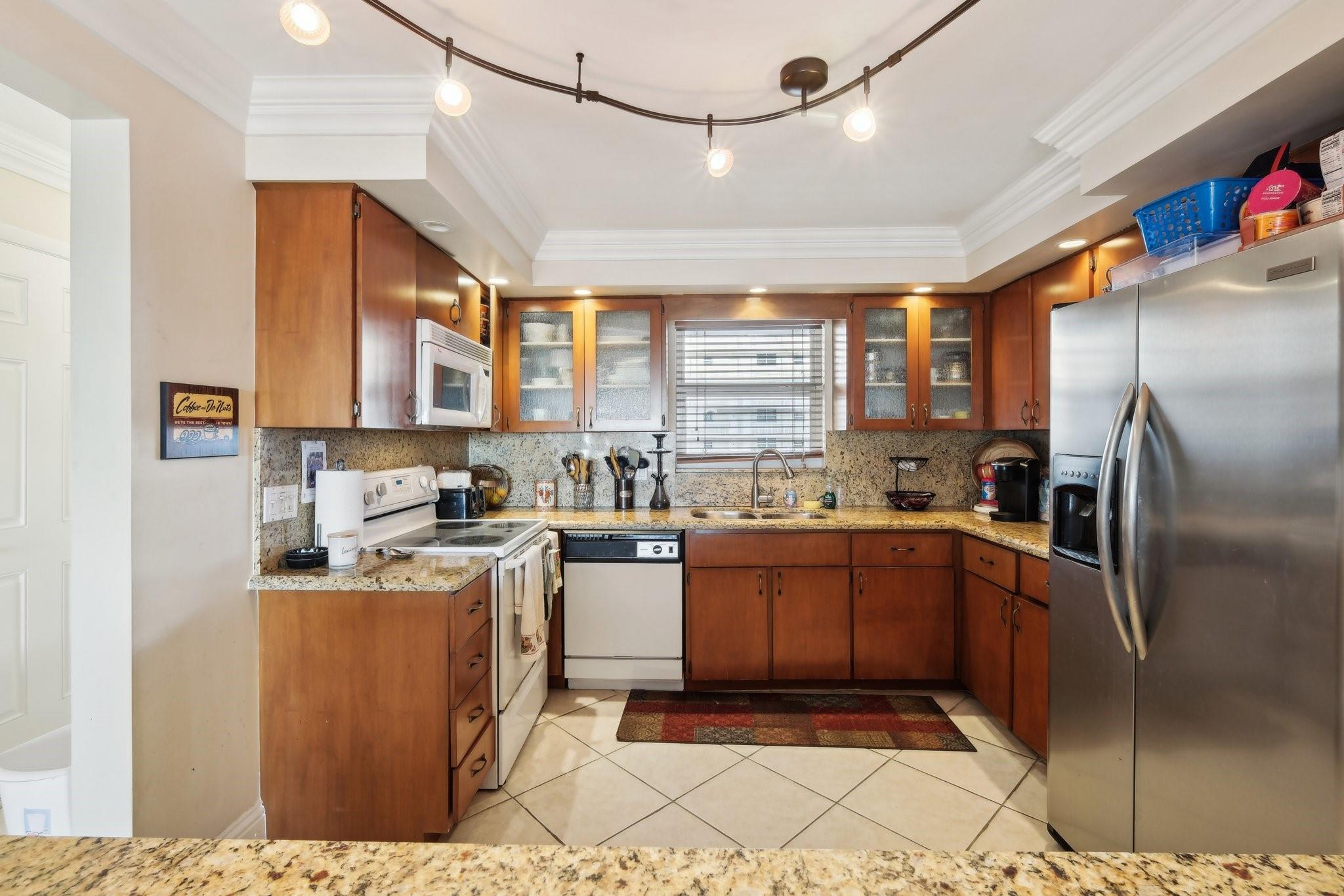 Hillsboro Le Baron Condo - Residential Lease