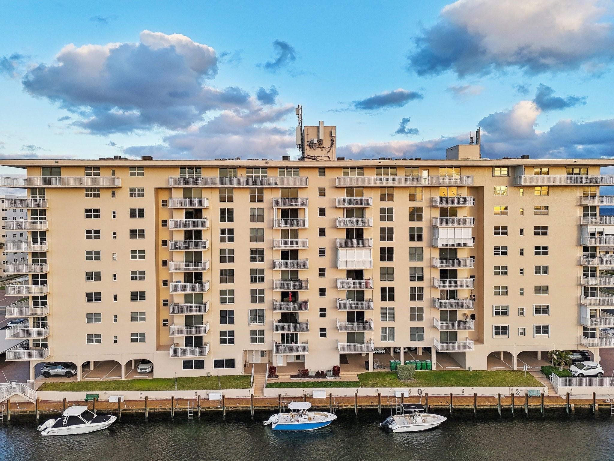 Hillsboro Le Baron Condo - Residential Lease