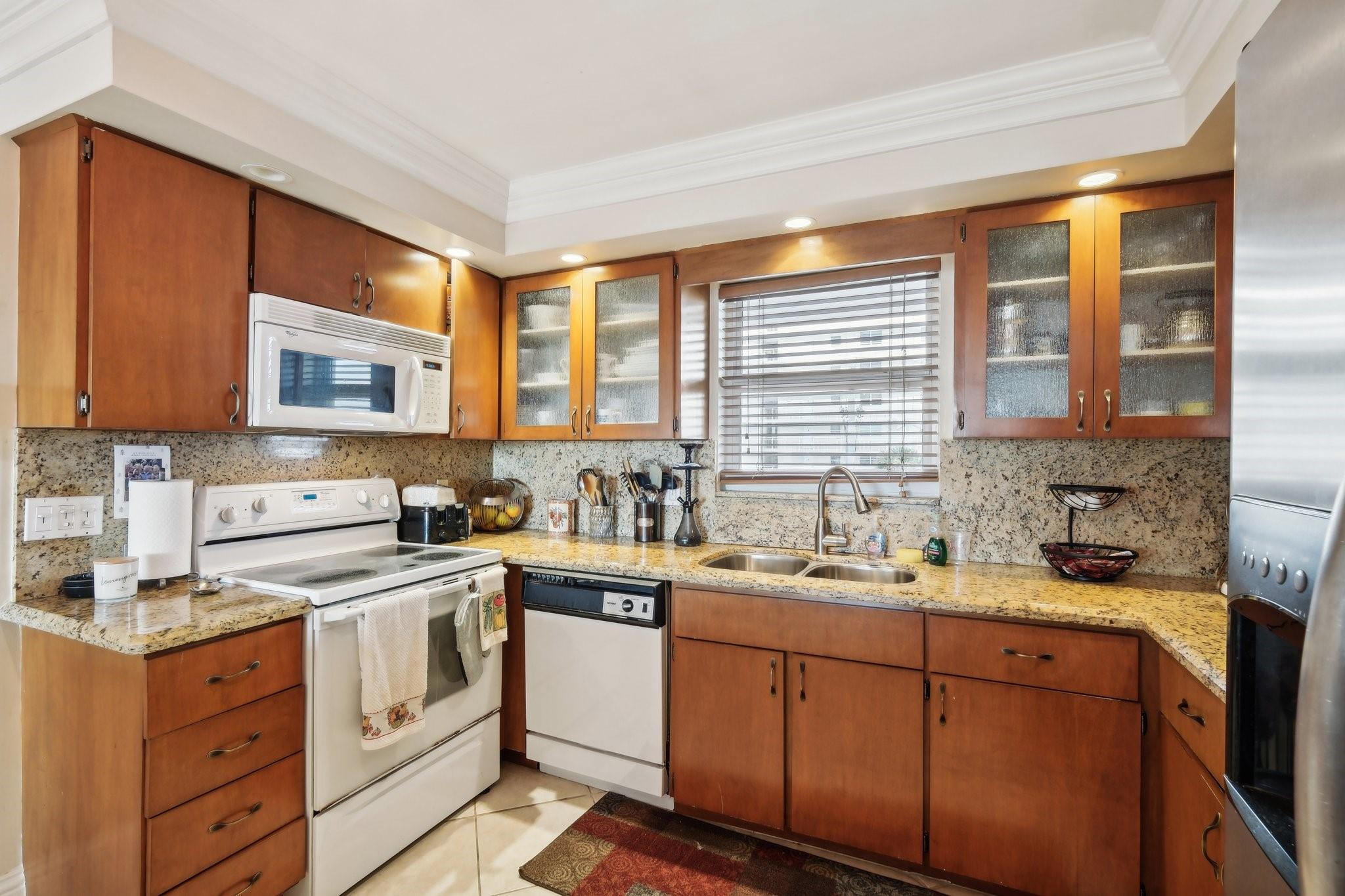 Hillsboro Le Baron Condo - Residential Lease