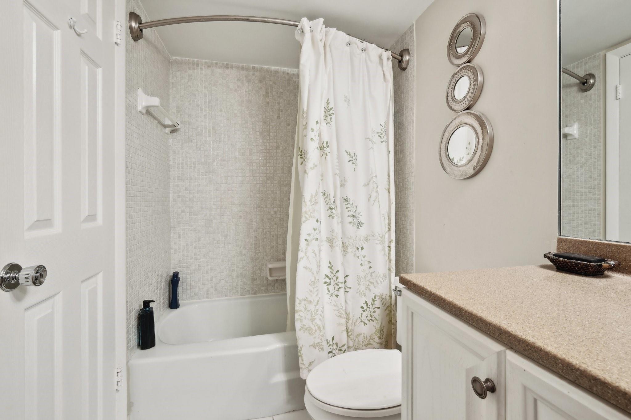 Hillsboro Le Baron Condo - Residential Lease