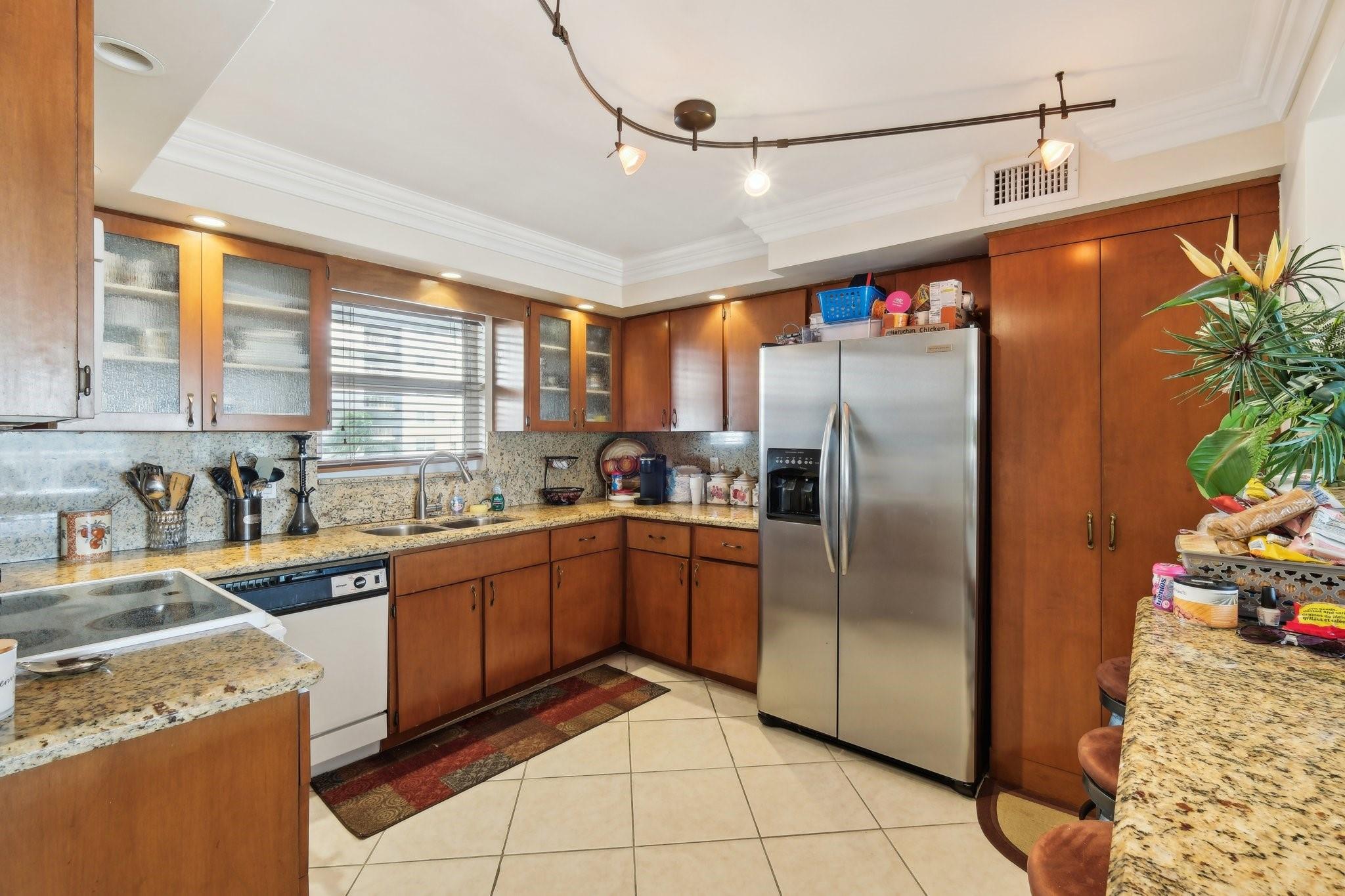 Hillsboro Le Baron Condo - Residential Lease