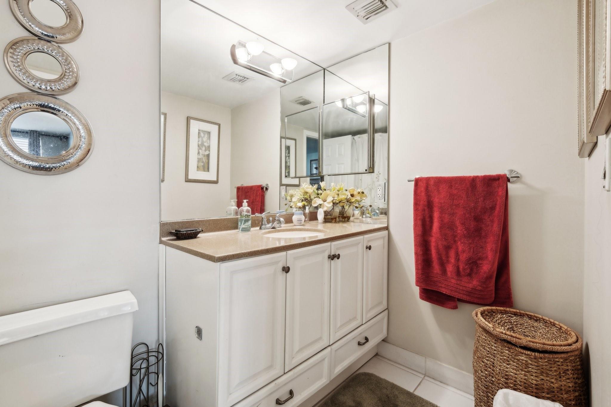 Hillsboro Le Baron Condo - Residential Lease