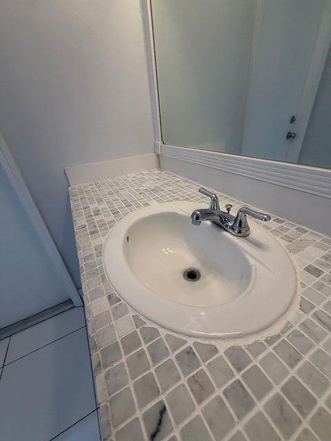 Tiny photo for 4121 NE 21st Terrace #3, Lighthouse Point, FL 33064 (MLS # B26050588)