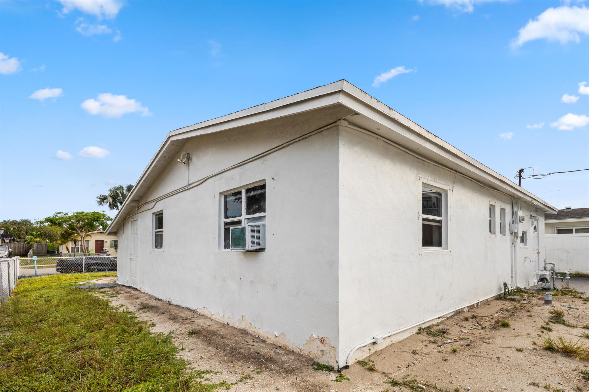 6331 SW 41st Place