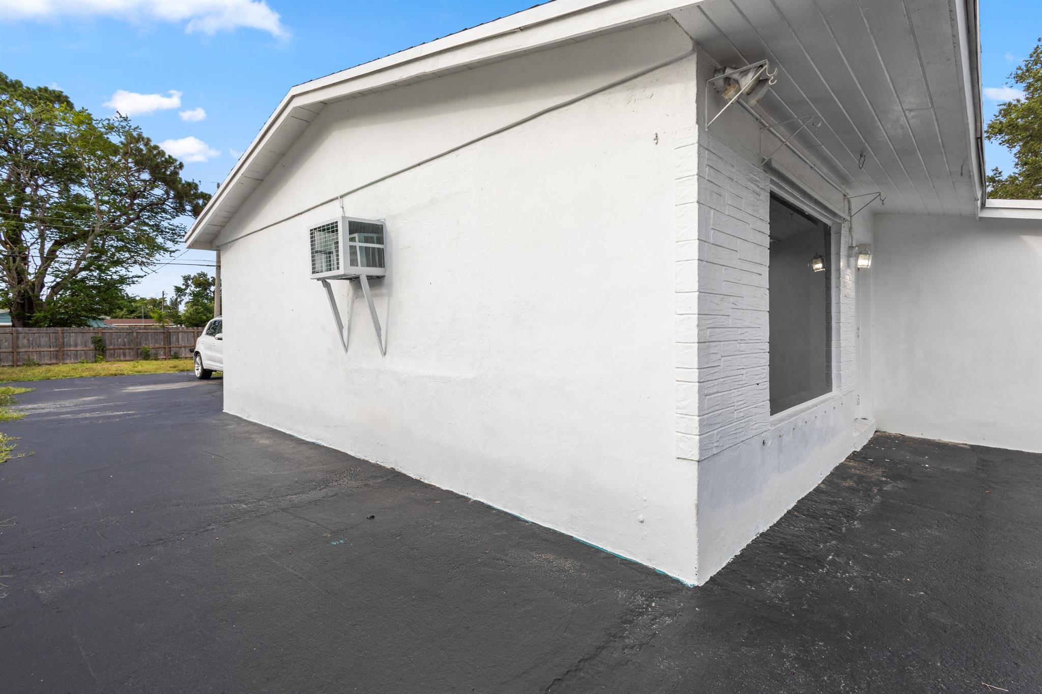 6331 SW 41st Place