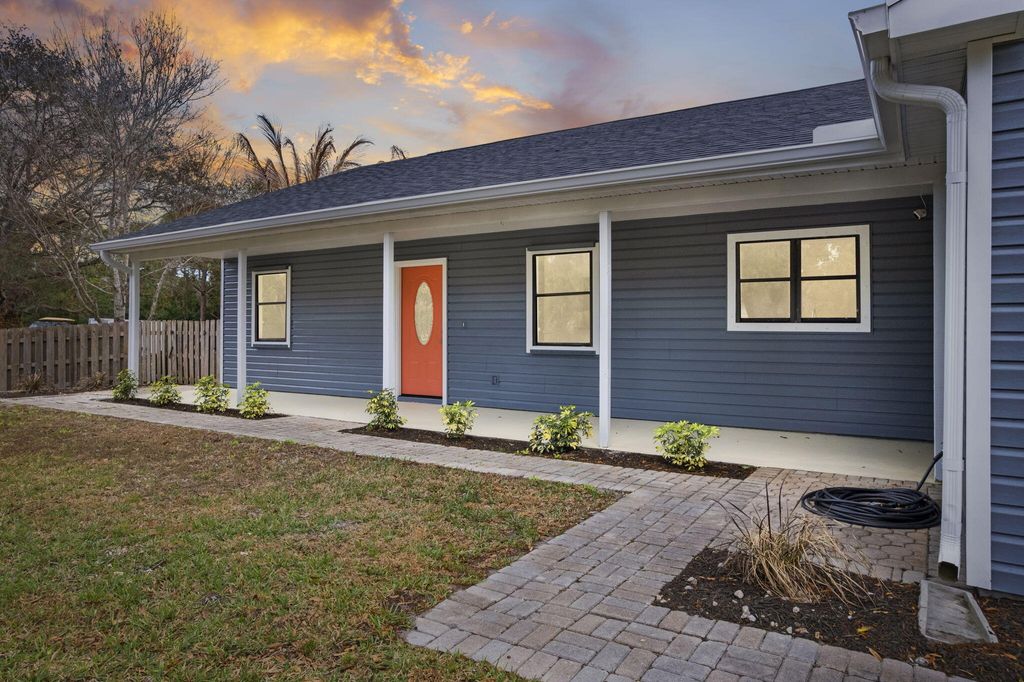 Photo of 701 E Bartow Street, Fort Pierce, FL 34982 (MLS # R11165534)