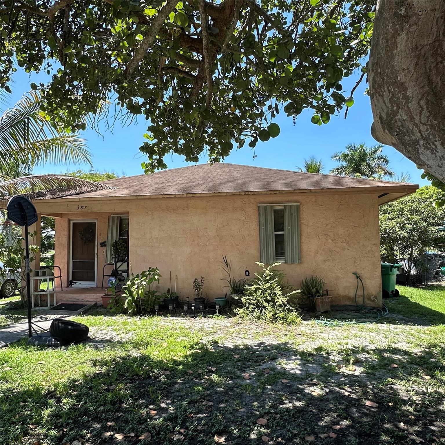 387 Cypress Ave