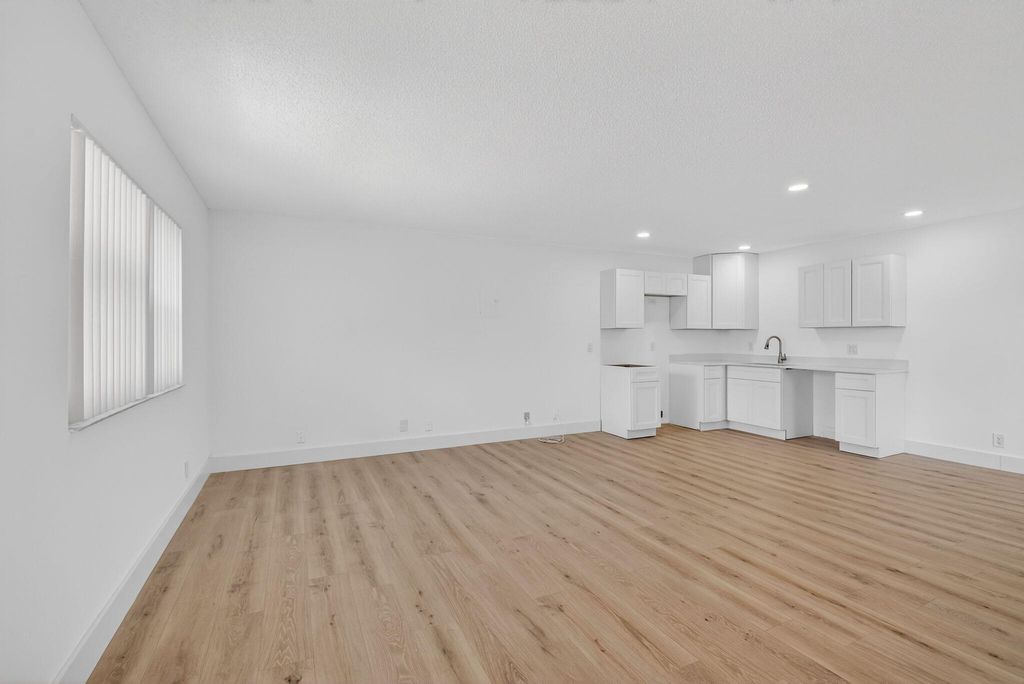 Photo of 155 Seville G, Delray Beach, FL 33446 (MLS # B26014709)