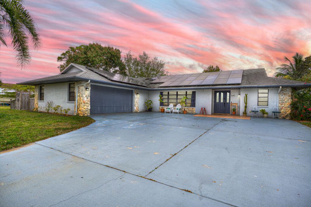 Photo of 641 NW Billiar Avenue, Port Saint Lucie, FL 34983 (MLS # R10966027)