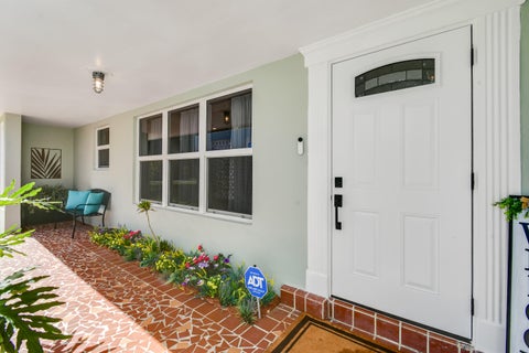Photo of 5960 SE NORMANDY Avenue, Stuart, FL 34997 (MLS # B26092317)