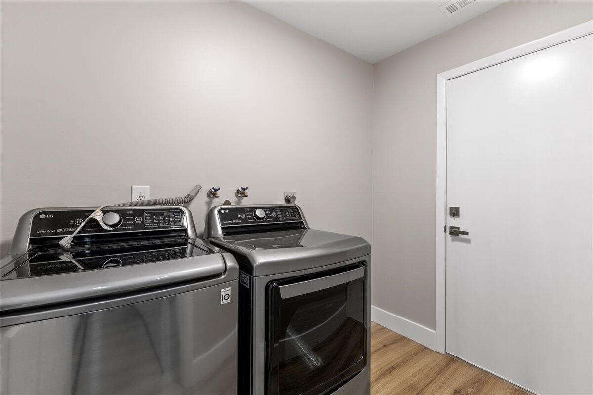 SIENA OAKS - Residential