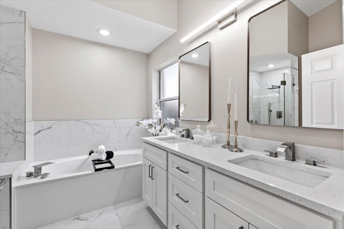 SIENA OAKS - Residential