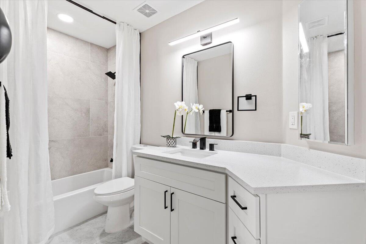 SIENA OAKS - Residential