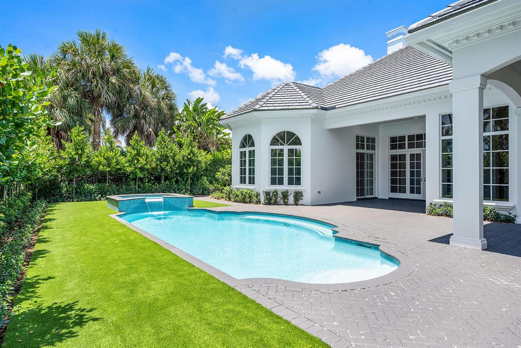 ROYAL PALM YACHT & COUNTRY CLUB - Residential