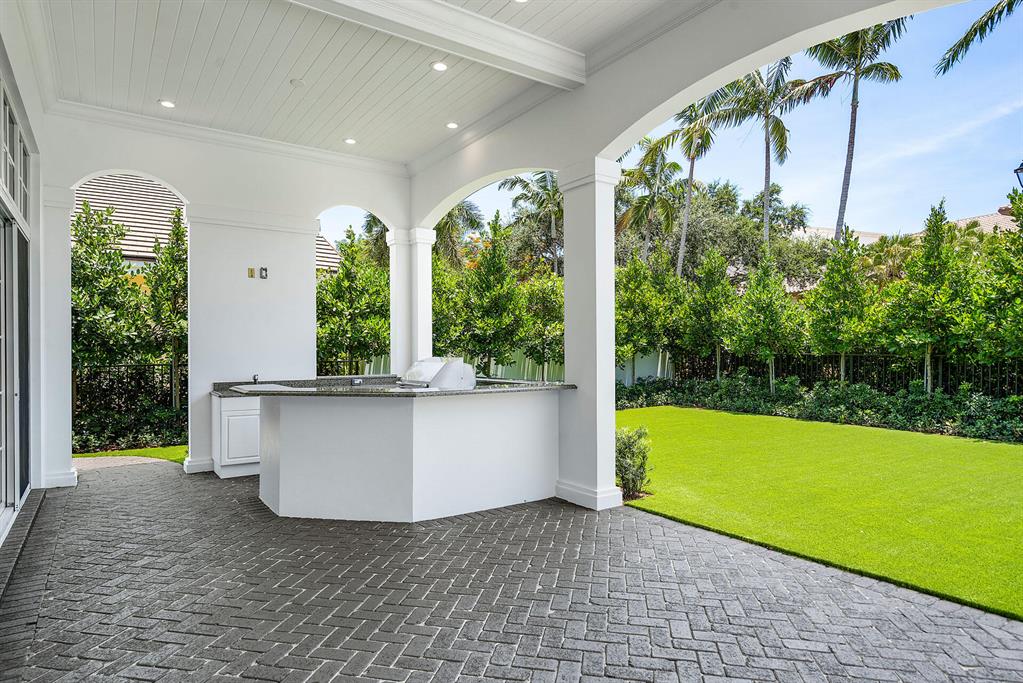 ROYAL PALM YACHT & COUNTRY CLUB - Residential