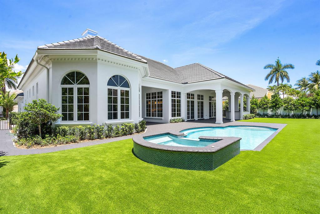 ROYAL PALM YACHT & COUNTRY CLUB - Residential