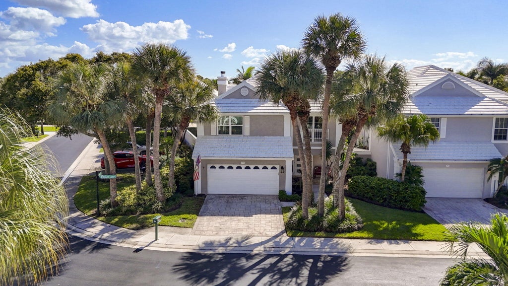 Photo of 59 Windsor Lane, Palm Beach Gardens, FL 33418 (MLS # B26092302)
