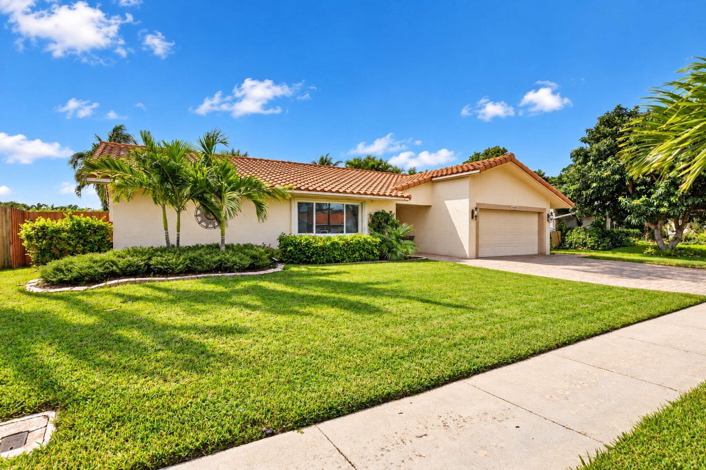 Photo of 6928 Calle Del Paz S, Boca Raton, FL 33433 (MLS # B26090232)