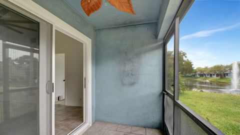 Townhouse in Lake Worth FL 3883 Island Club Circle 22.jpg