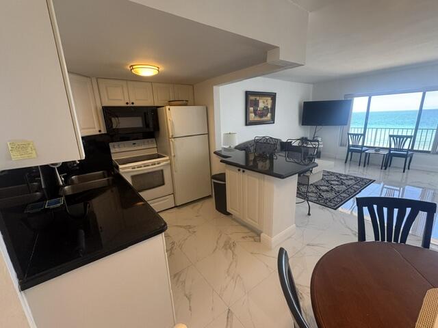 MAINSAIL CONDOMINIUM - Residential