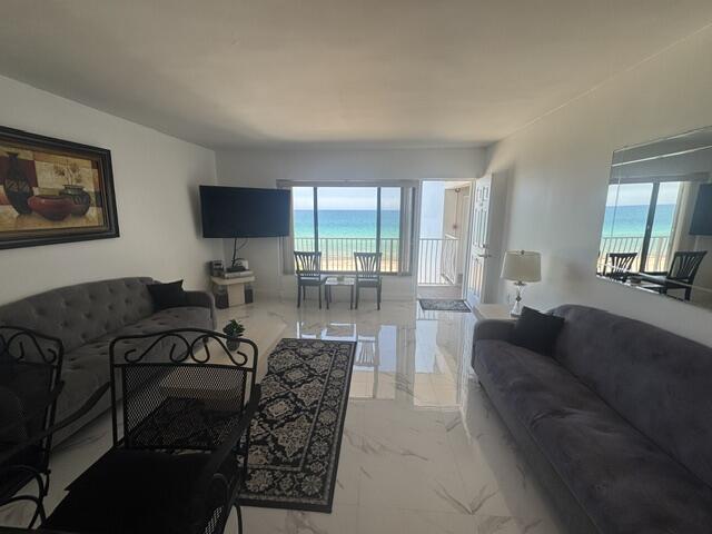 MAINSAIL CONDOMINIUM - Residential