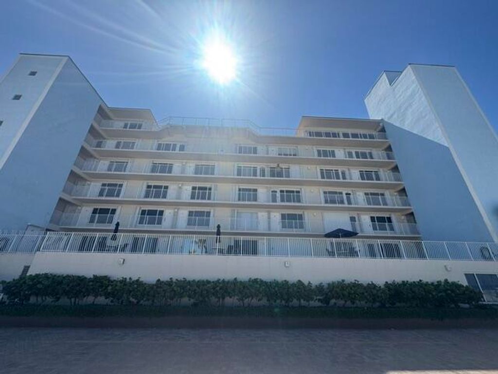 Photo of 300 Oregon Street #502, Hollywood, FL 33019 (MLS # B26025658)