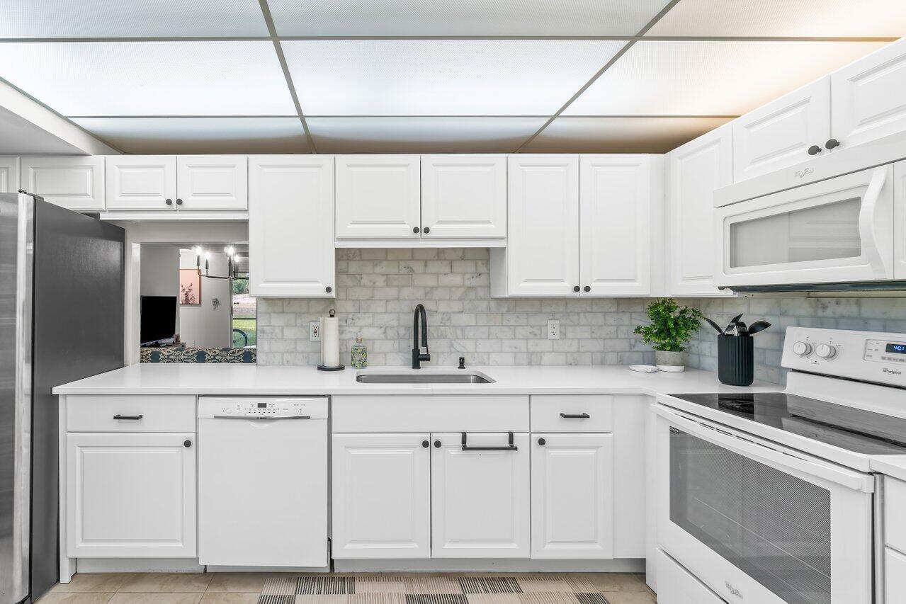 BOCA TEECA CONDO 8 - Residential Lease