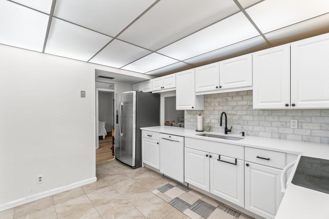 BOCA TEECA CONDO 8 - Residential Lease