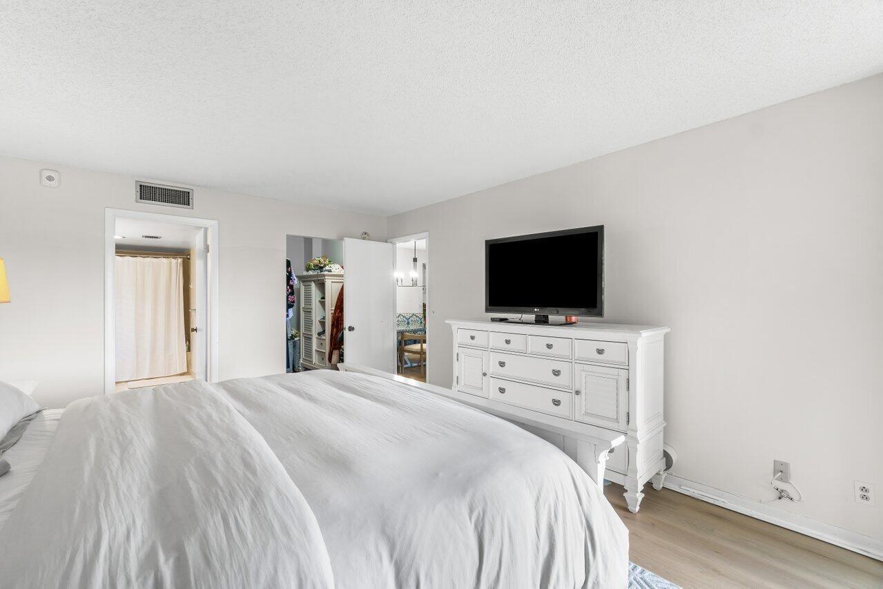 BOCA TEECA CONDO 8 - Residential Lease