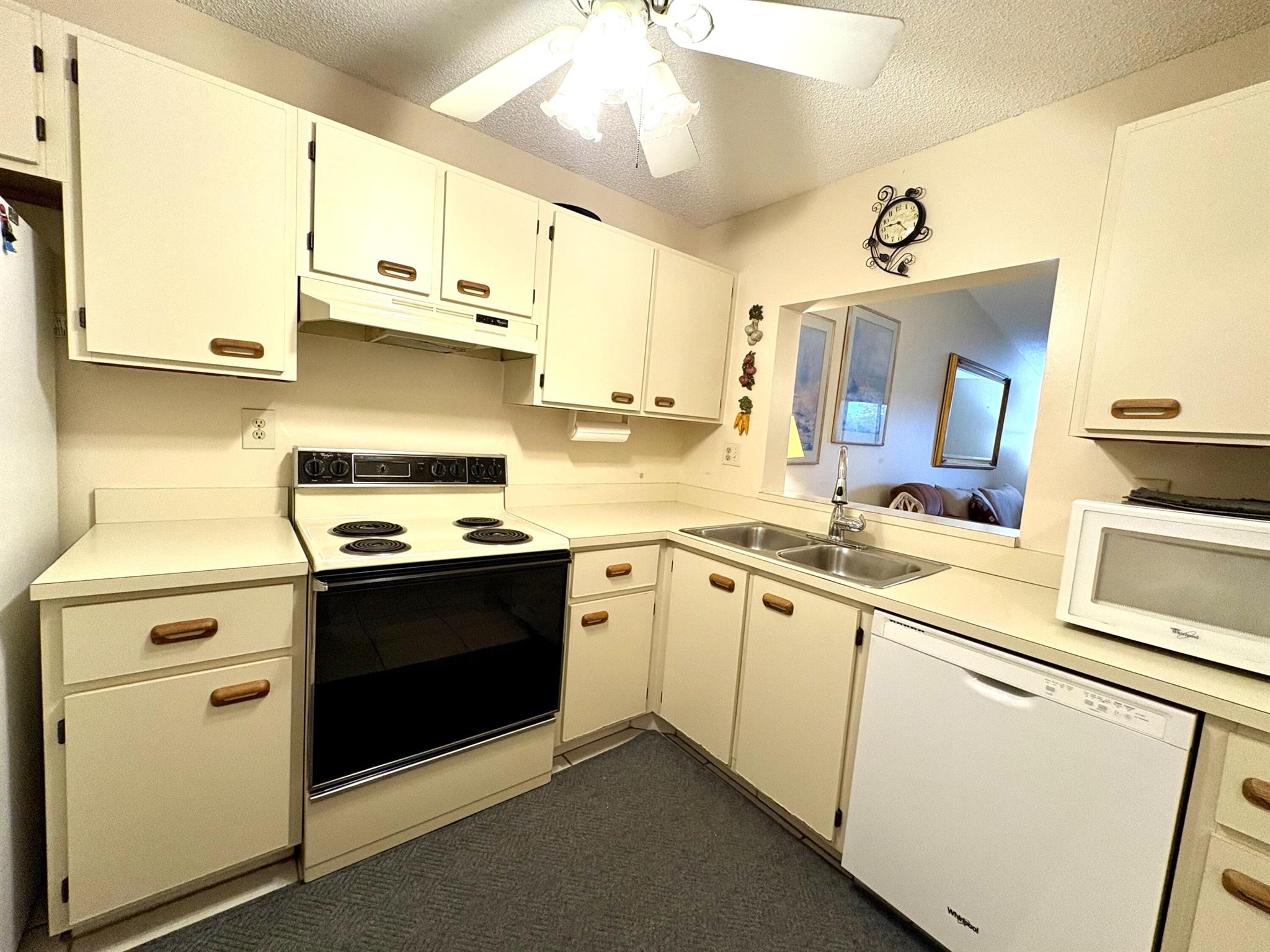 BOCA COVE CONDO - Residential Lease