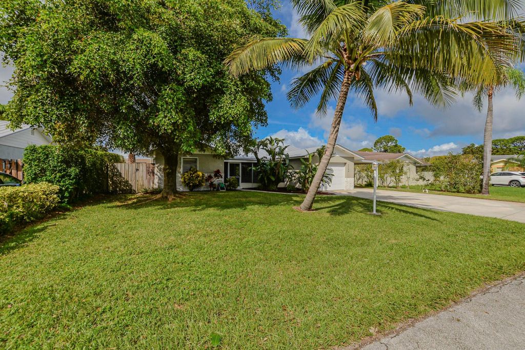 Photo of 2502 NE 15th Lane, Jensen Beach, FL 34957 (MLS # R11029515)