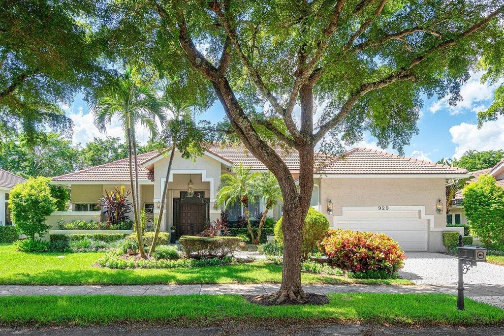 Photo of 929 Parkside Circle N, Boca Raton, FL 33486 (MLS # R11024674)