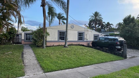 Tiny photo for 2714 Scott Street, Hollywood, FL 33020 (MLS # B26030534)