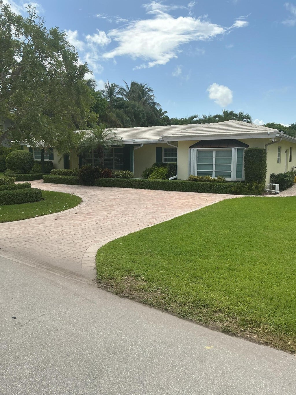 Photo of 210 PALM Trail, Delray Beach, FL 33483 (MLS # B26058862)