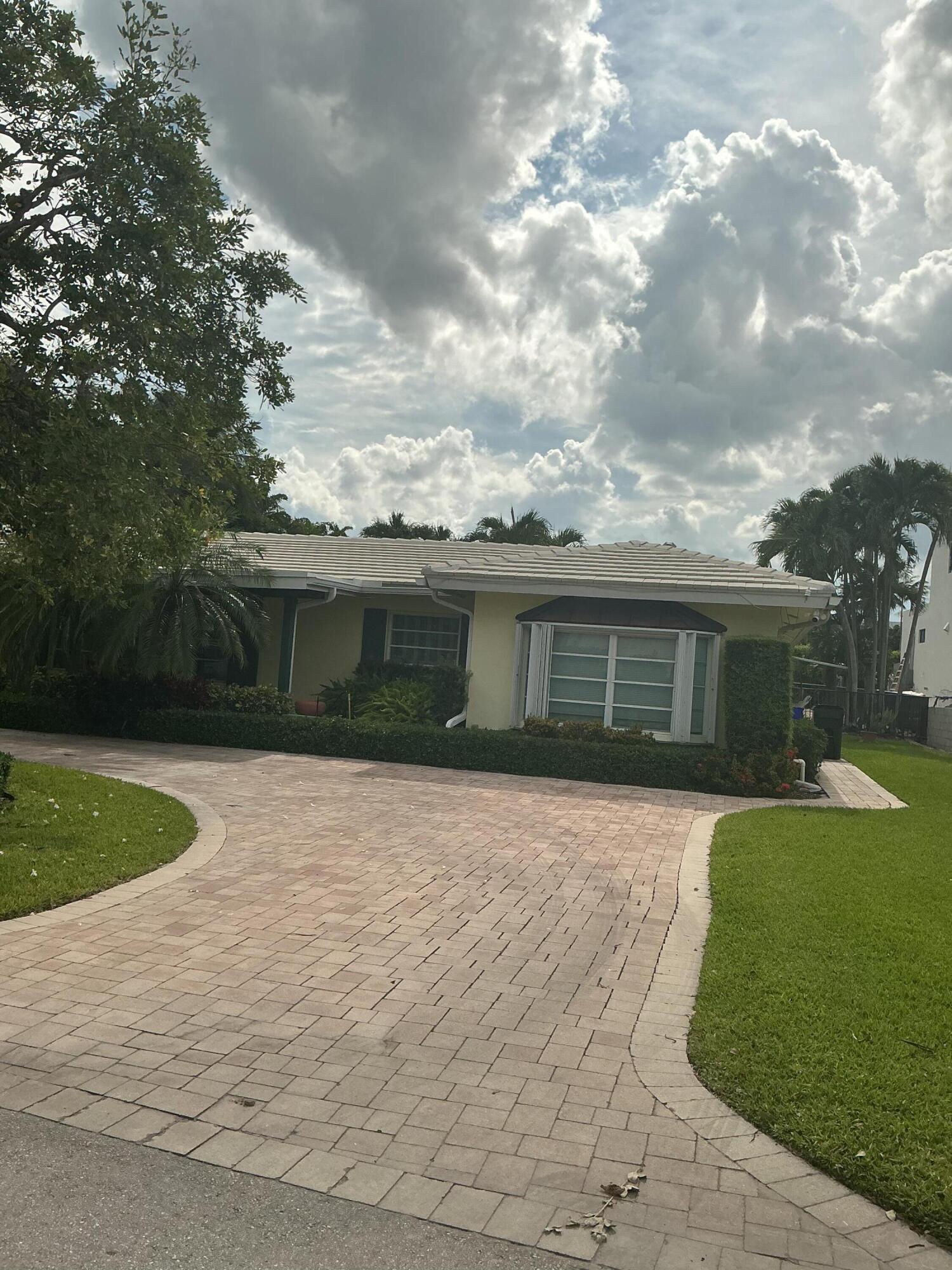 210 PALM Trail
