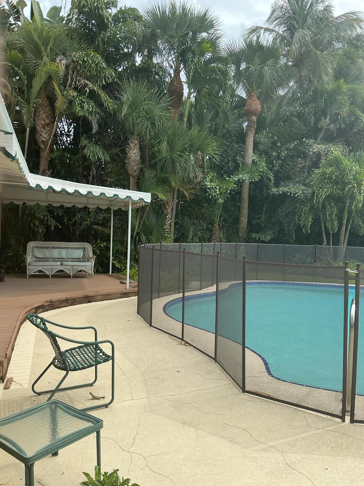 210 PALM Trail