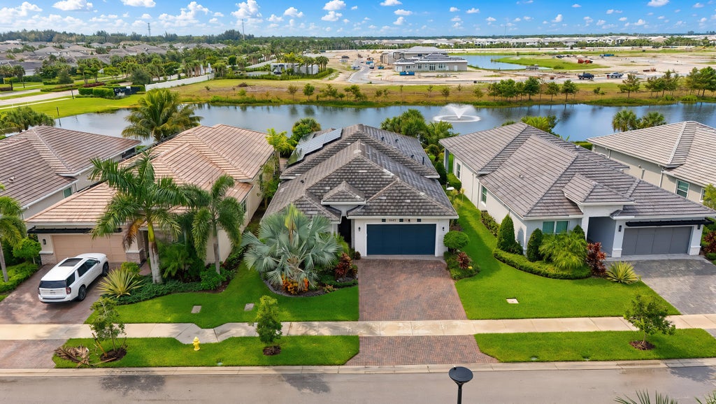 Photo of 9945 Regency Way, Palm Beach Gardens, FL 33412 (MLS # B26072582)