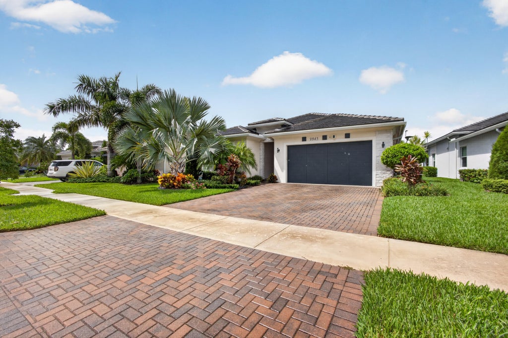 Photo of 9945 Regency Way, Palm Beach Gardens, FL 33412 (MLS # B26072582)