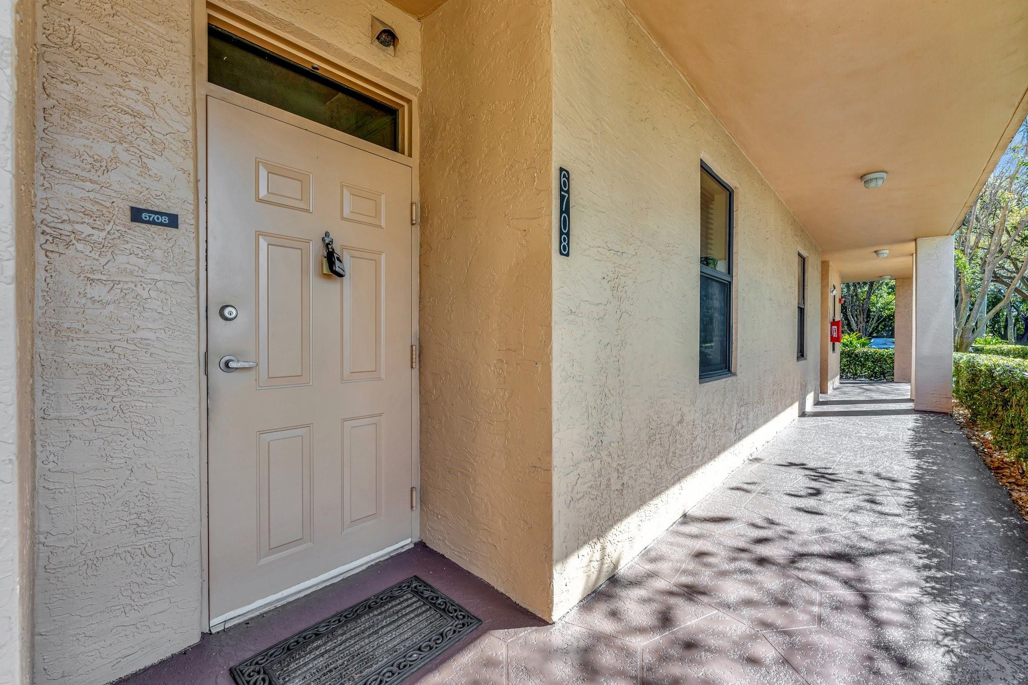 6708 Coral Lake Dr 6708